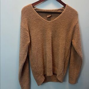 Softies cozy V-Neck Women's lounge set in a camel color- never worn